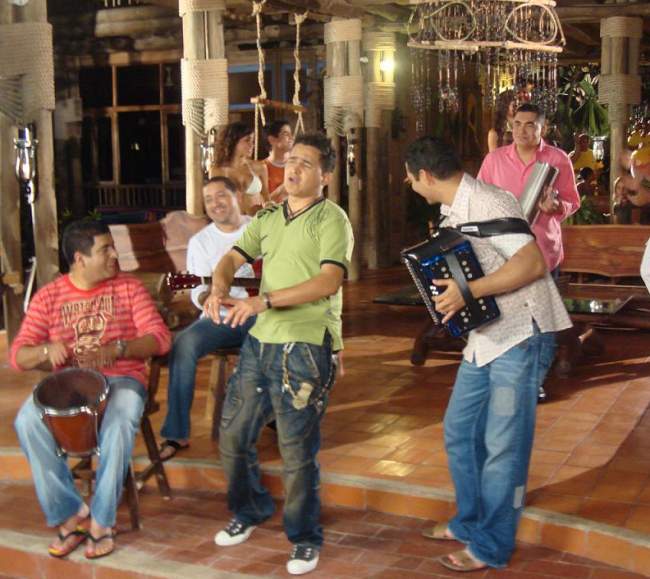 VIDEO NO TODO PUEDE LLAMARSE AMOR DE JORGE CELEDON video no todo puede llamarse amor de jorge celedon: