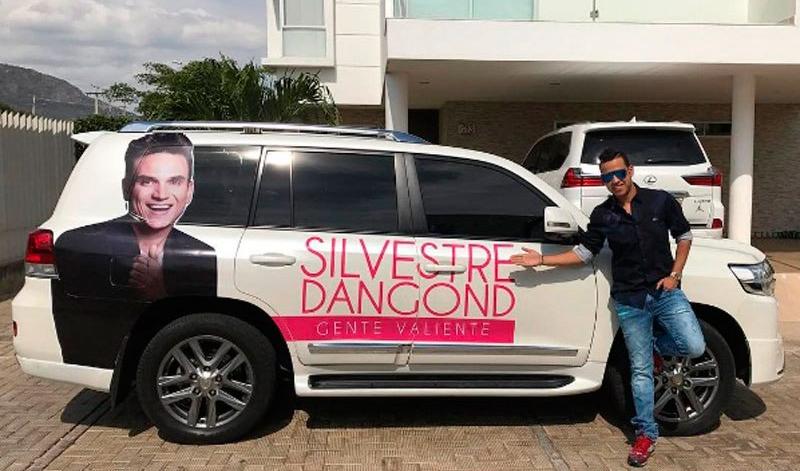 Martín Elías Decoró Su Carro Con Imagen De Silvestre Dangond