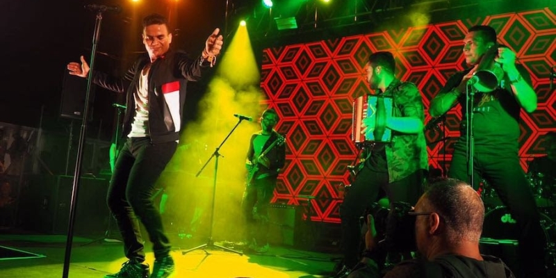 Silvestre Dangond No.1 En La Cartelera - Tropical Albums - De Billboard