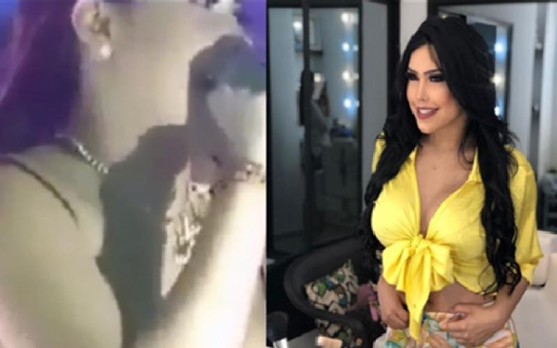 Ana Del Castillo Cantó Sin Blusa