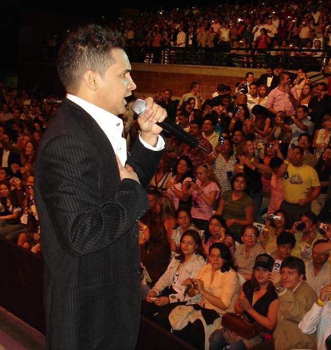 Jorge Celedón y la Sinfónica, Vibraron con su Concierto en Caracas
