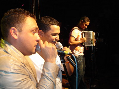 Jorge Celedón y Jean Carlos Centeno Cantaron a Duo Y Complacieron a su Gente