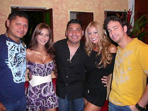 Jean Carlos Centeno y Chicas Playboy en Aniversario de Kuarzo