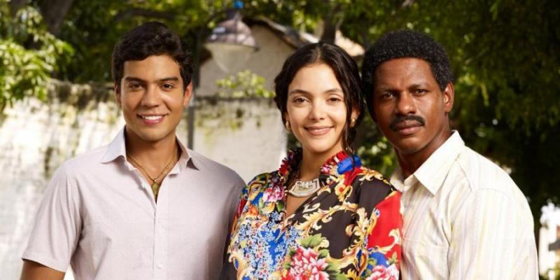 Caracol Estrena Su Novela Los Morales, Lo Que Se Hereda Se Canta