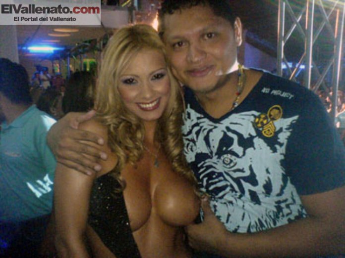El ‘Morre’ Romero y las Chicas de Play Boy de Colombia Formaron una Parranda Vallenata en Villacencio