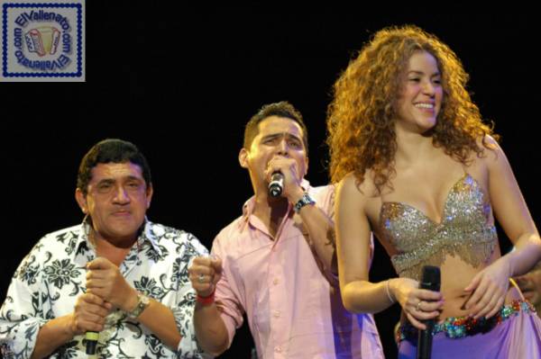 El Vallenato de Jorge Celedón Abrio el Gran Cocierto de Shakira