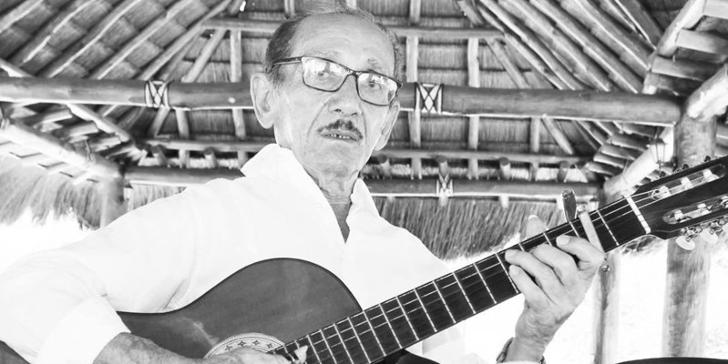 A Hugues Martínez El Parrandero De La Guitarra Sentida Lo Traicionó El Corazón
