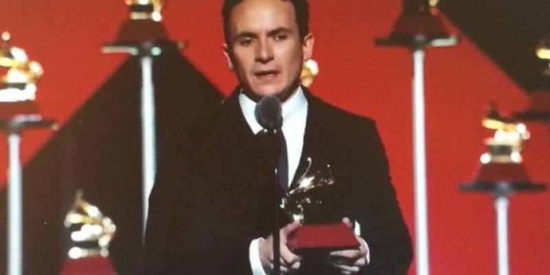Y El Ganador Del Grammy Latino 2016 En La Categoría Cumbia Vallenato Es… Fonseca