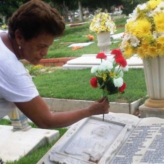 Crónica - Cantos Y Flores Para El Inmortal Rafael Orozco