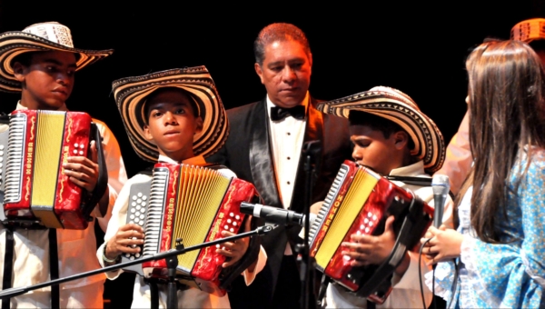 Nuevas presentaciones de Los Niños del Vallenato de la Escuela Rafael Escalona 