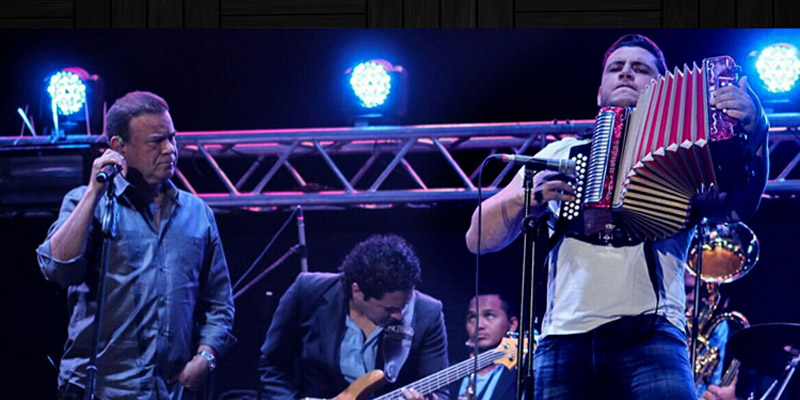 Iván Villazón en las fiestas de Fundación