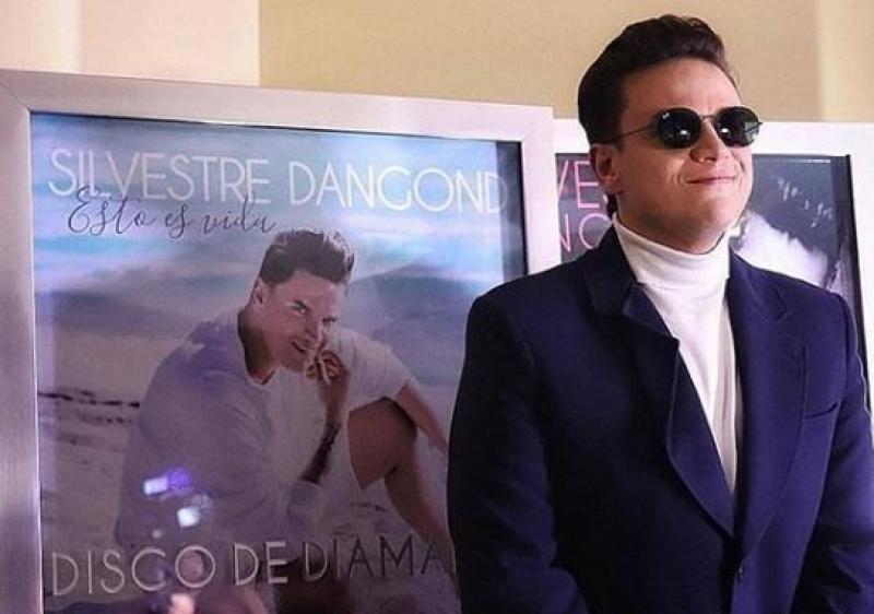 Silvestre Dangond Recibe Cinco Discos Diamante