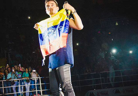 Músicos De Silvestre Dangond Criticados Por Cruzar Frontera Venezolana